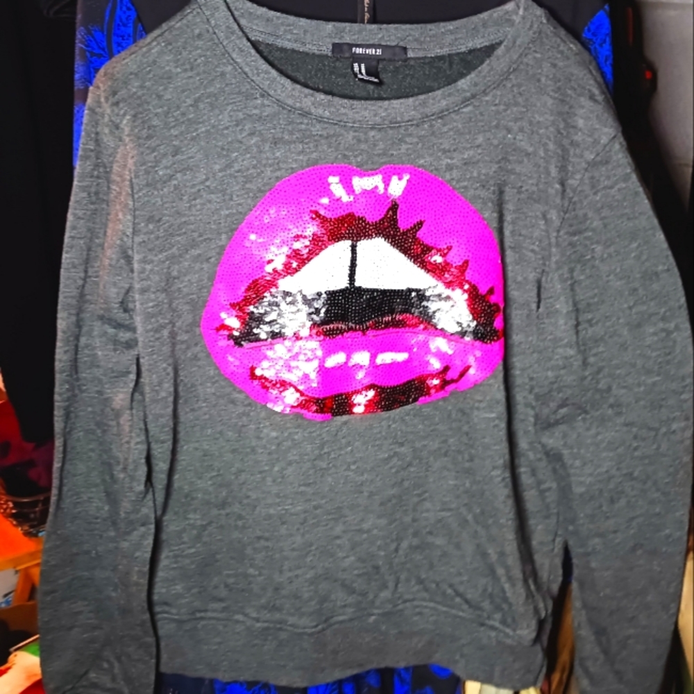 |Forever 21|| Sequenced JUICY LIPS Sweatshirt